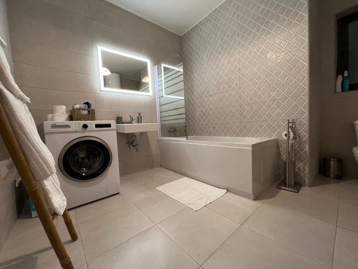Brand New Apartment 2 Mins From Seafront เซนต์พอลส์เบย์ ภายนอก รูปภาพ