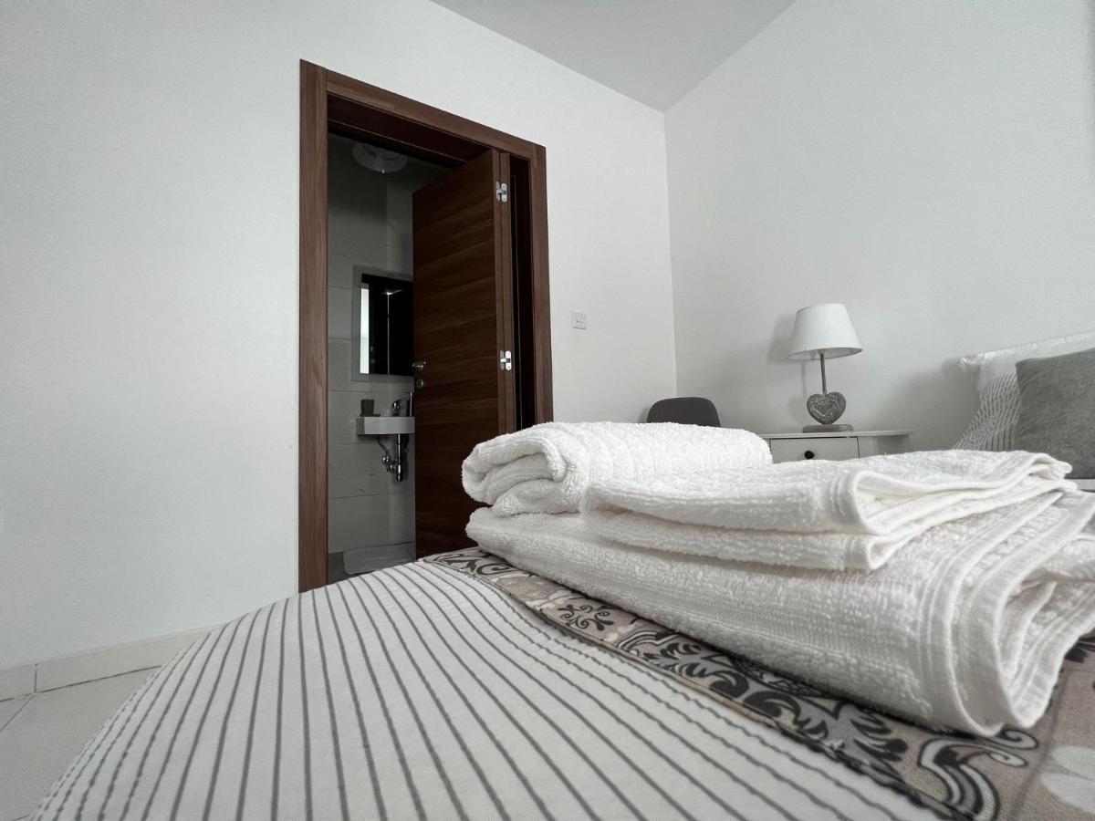 Brand New Apartment 2 Mins From Seafront เซนต์พอลส์เบย์ ภายนอก รูปภาพ
