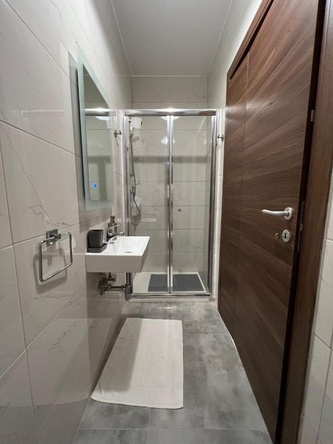 Brand New Apartment 2 Mins From Seafront เซนต์พอลส์เบย์ ภายนอก รูปภาพ